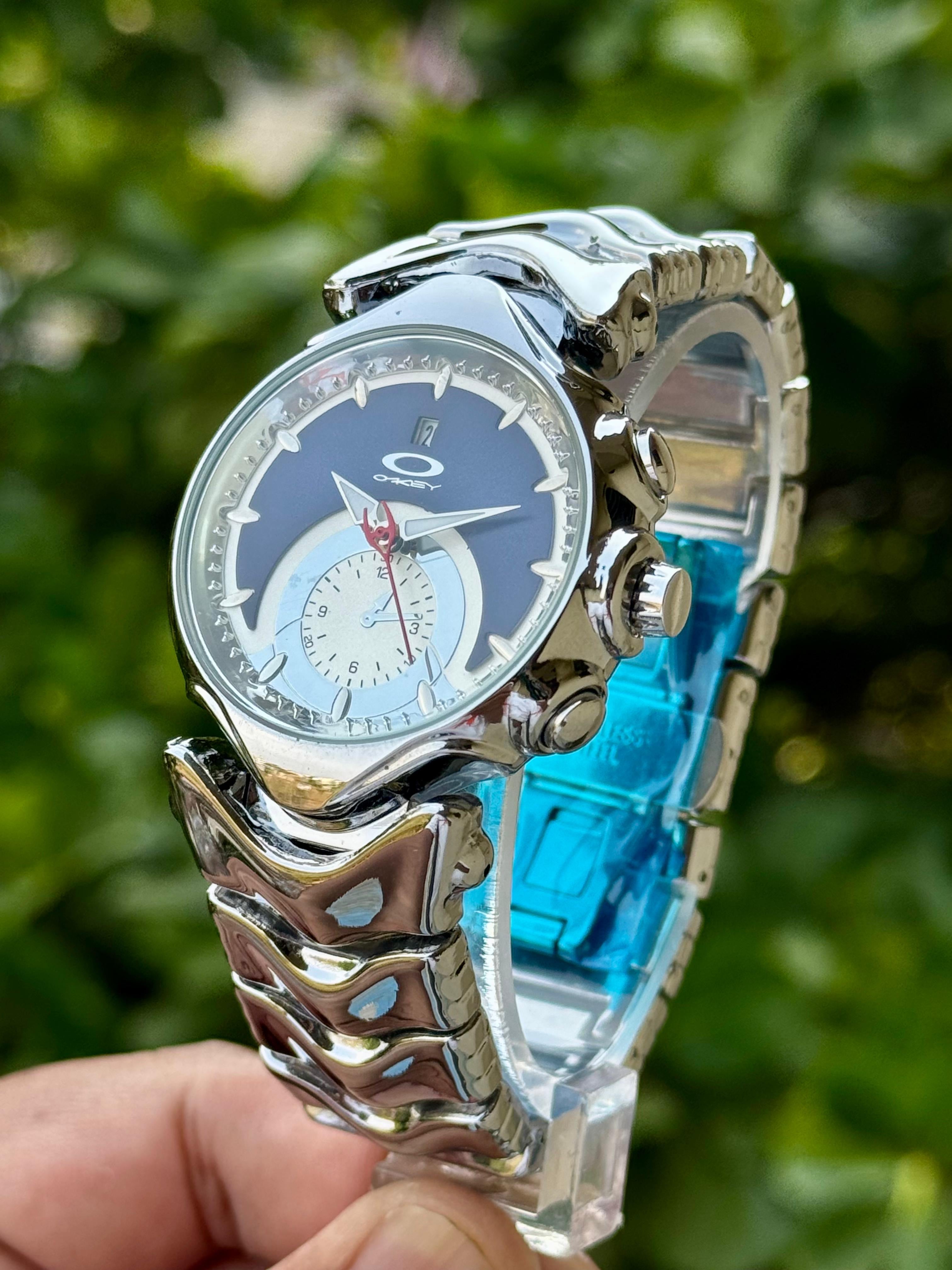 OAKLY JUDGE WATCH