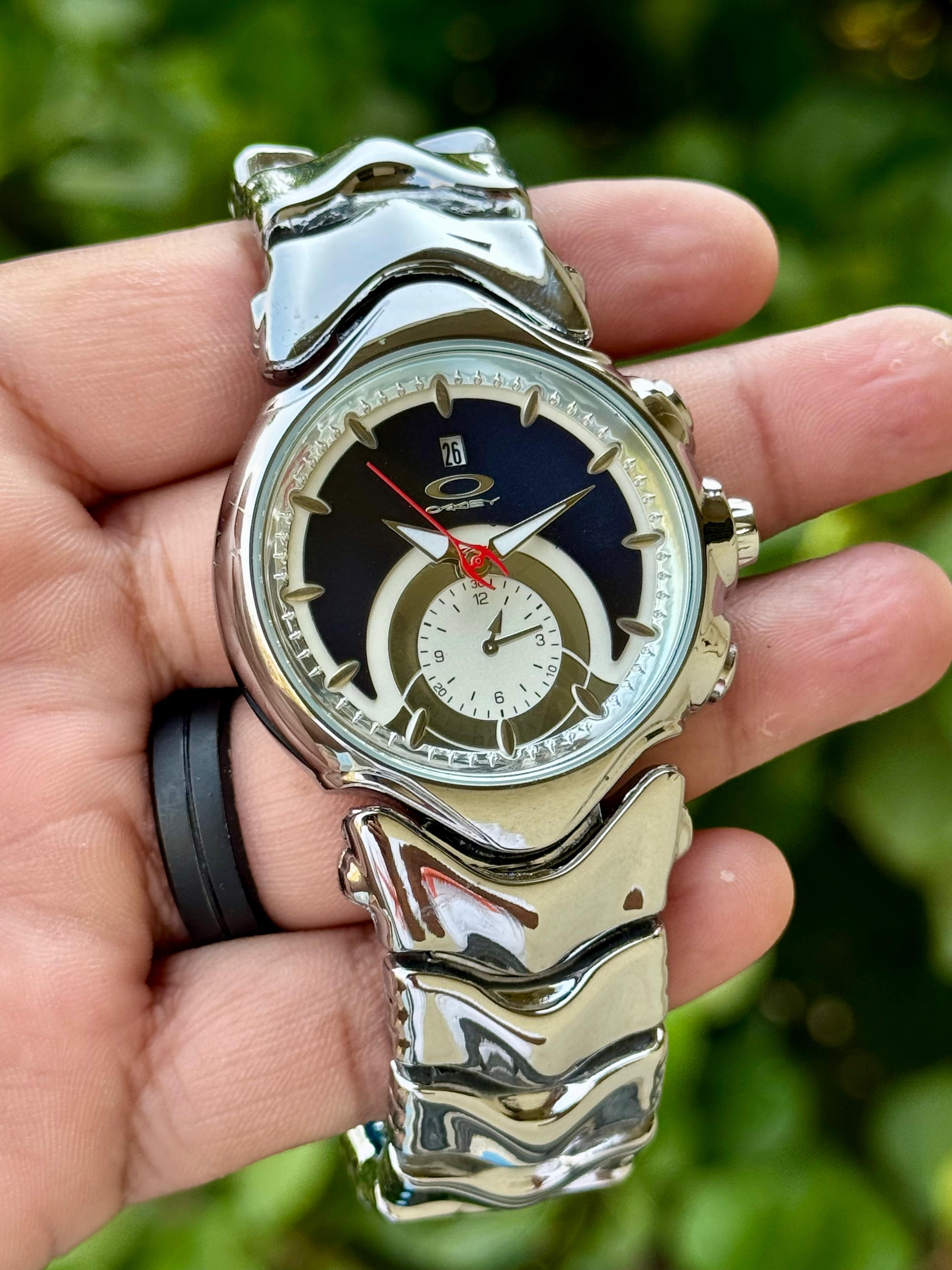 OAKLY JUDGE WATCH